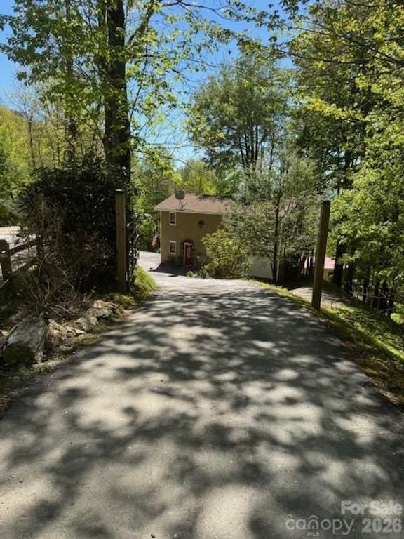 918 Plott Balsam Road, Maggie Valley, NC 28751