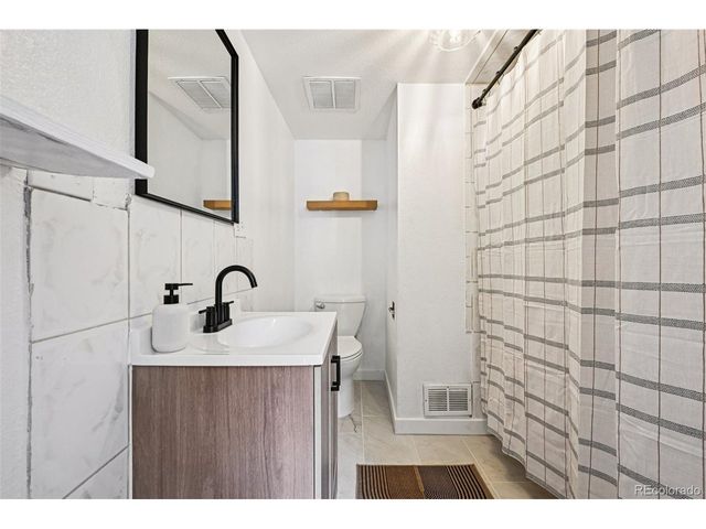 732 Perry St, Denver, CO 80204