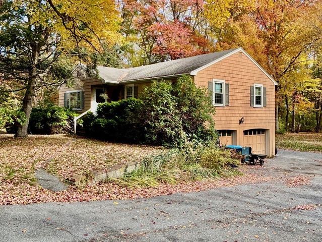 215 Haverhill St, North Reading, MA 01864