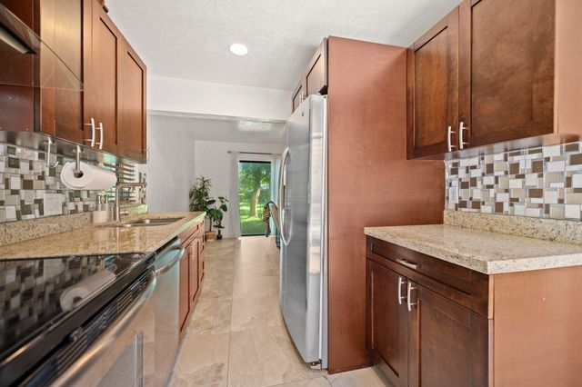 3407 Cherry Garden Circle 151, Lauderhill, FL 33319