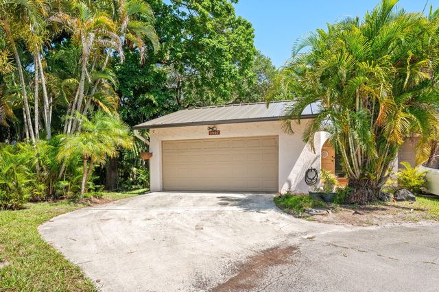 3407 Cherry Garden Circle 151, Lauderhill, FL 33319