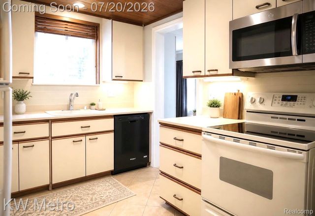 619 N ELIZABETH Street, Dearborn, MI 48128