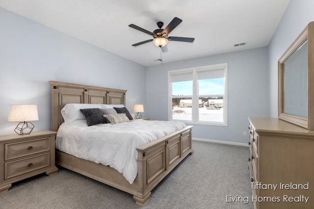 2911 Isle Grand Drive NE, Belmont, MI 49306