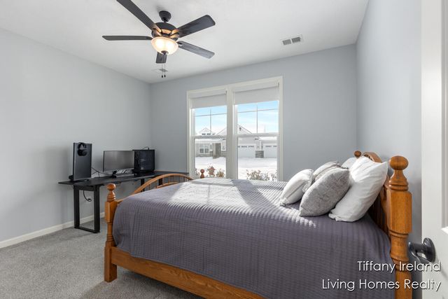 2911 Isle Grand Drive NE, Belmont, MI 49306