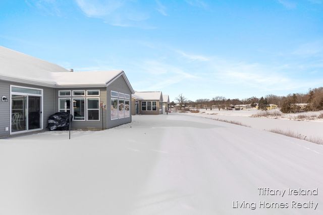 2911 Isle Grand Drive NE, Belmont, MI 49306