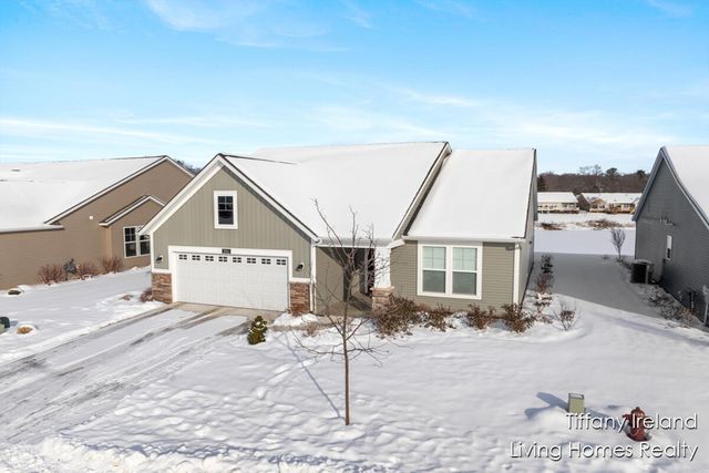 2911 Isle Grand Drive NE, Belmont, MI 49306