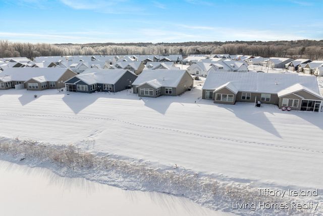 2911 Isle Grand Drive NE, Belmont, MI 49306