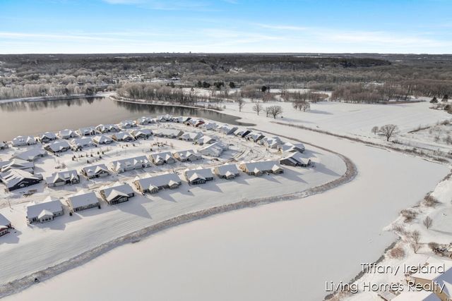 2911 Isle Grand Drive NE, Belmont, MI 49306