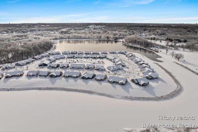 2911 Isle Grand Drive NE, Belmont, MI 49306