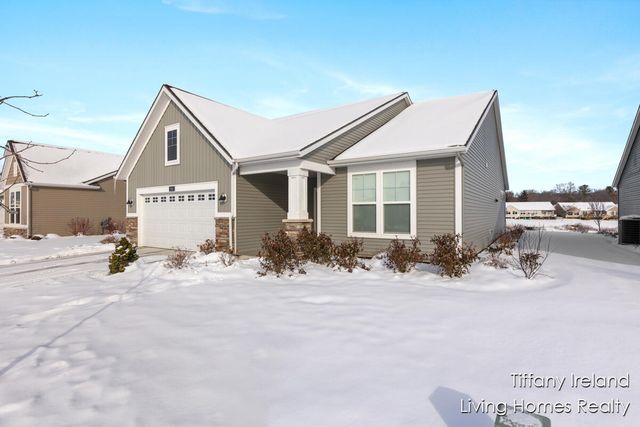 2911 Isle Grand Drive NE, Belmont, MI 49306