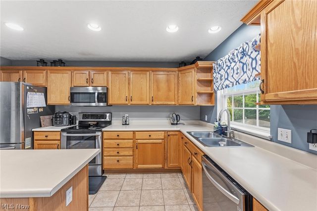 5291 Stonehurst Drive, Brunswick, OH 44212