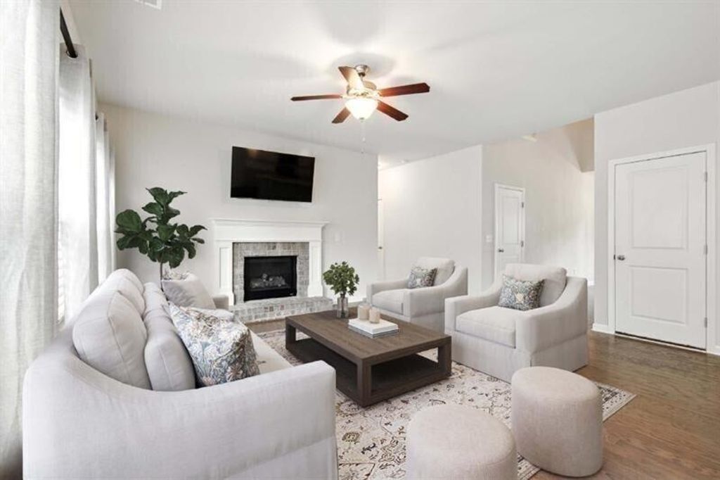 Image 1 of property listing at 6215 Vista Crossing Way, Cumming, GA 30028