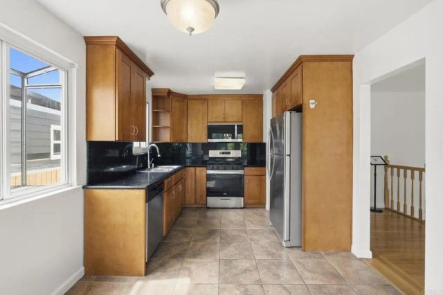 69 Norwood Avenue, Daly City, CA 94015