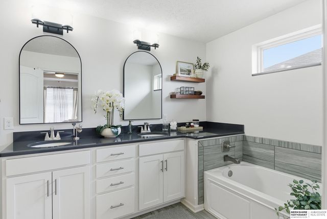 9009 N 171 Street, Bennington, NE 68007