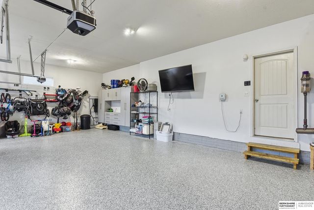 9009 N 171 Street, Bennington, NE 68007