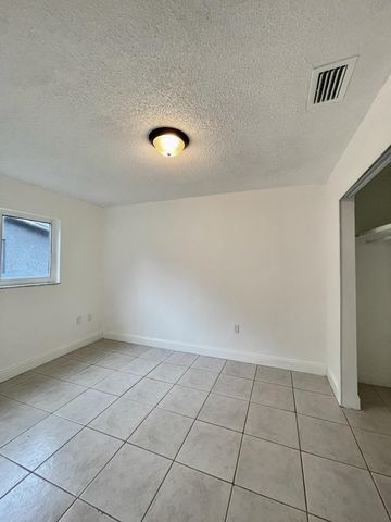 11420 NW 35th Street, Sunrise, FL 33323