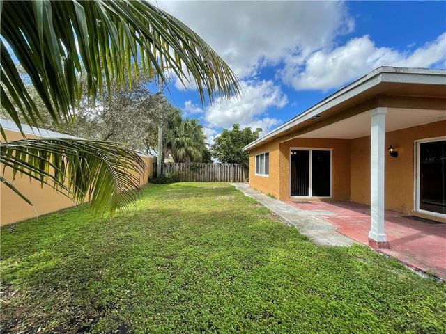 11420 NW 35th Street, Sunrise, FL 33323