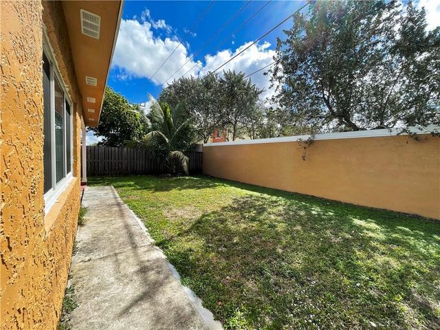 11420 NW 35th Street, Sunrise, FL 33323