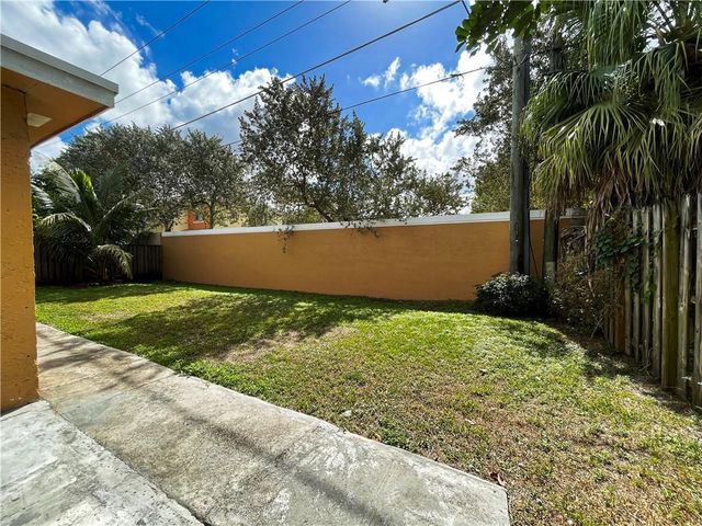 11420 NW 35th Street, Sunrise, FL 33323