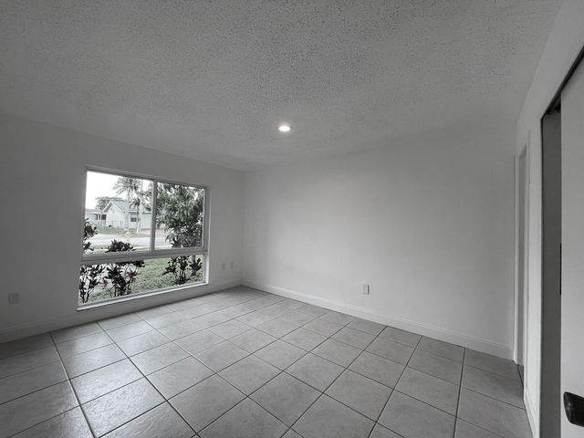 11420 NW 35th Street, Sunrise, FL 33323