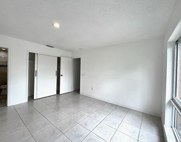 11420 NW 35th Street, Sunrise, FL 33323