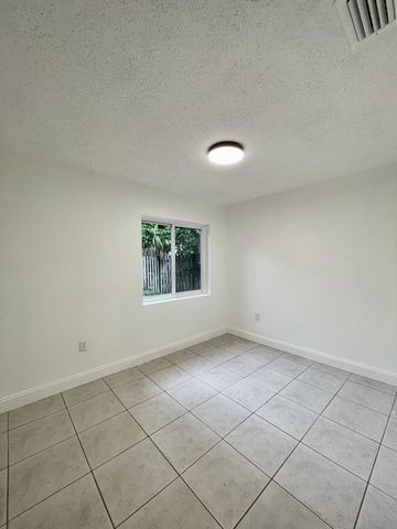 11420 NW 35th Street, Sunrise, FL 33323