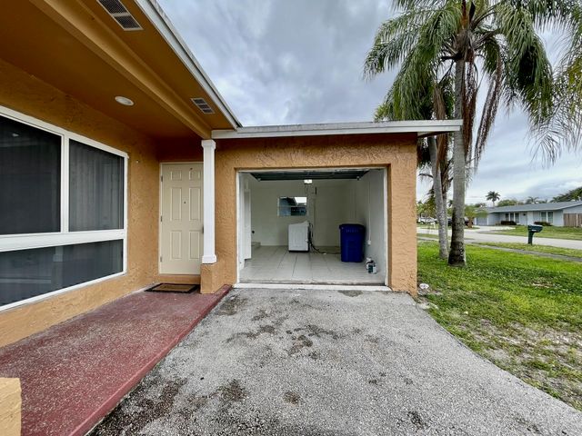 11420 NW 35th Street, Sunrise, FL 33323