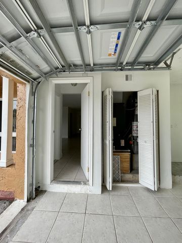 11420 NW 35th Street, Sunrise, FL 33323