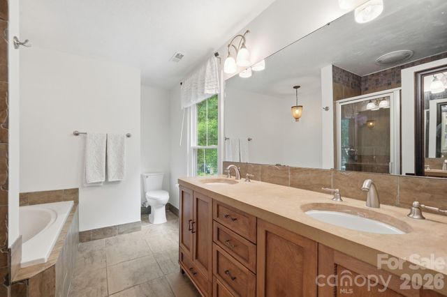 5101 Lindstrom Drive, Charlotte, NC 28226