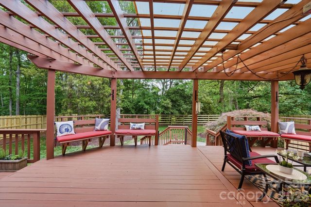 5101 Lindstrom Drive, Charlotte, NC 28226