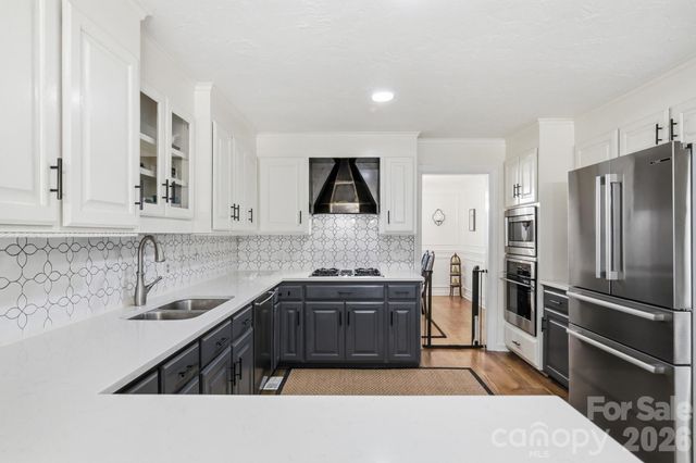 5101 Lindstrom Drive, Charlotte, NC 28226