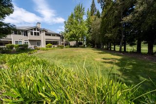 2066 Stonefield Ln, Santa Rosa, CA 95403