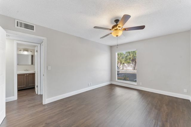 1500 N Congress Avenue C19, West Palm Beach, FL 33401
