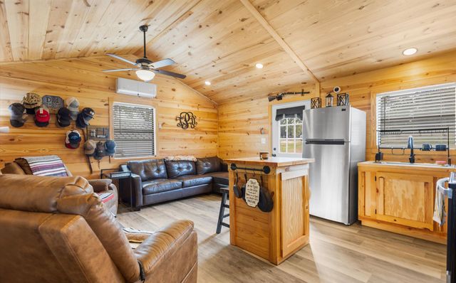 4166 W FM 13, Henderson, TX 75654