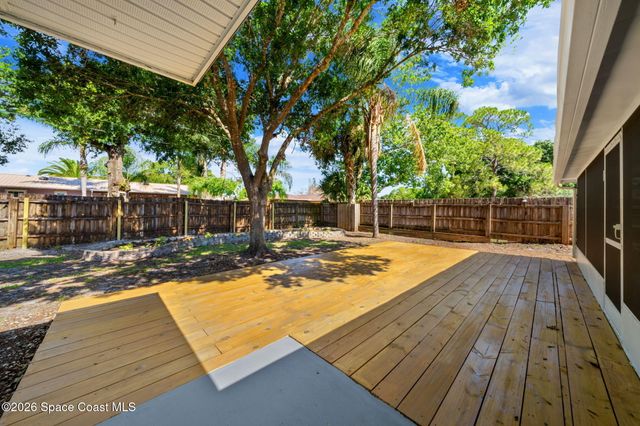 874 Tyrol Avenue NW, Palm Bay, FL 32907