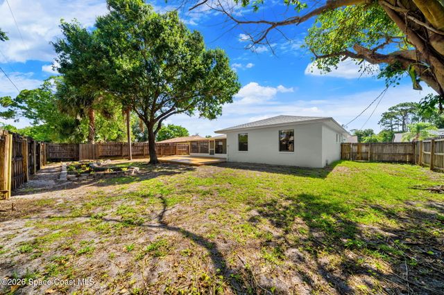 874 Tyrol Avenue NW, Palm Bay, FL 32907