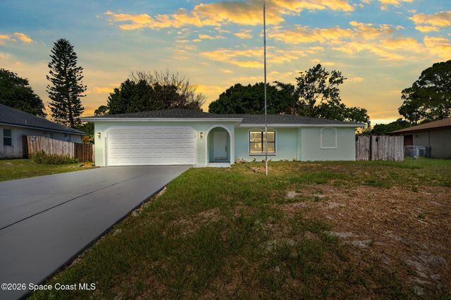 874 Tyrol Avenue NW, Palm Bay, FL 32907