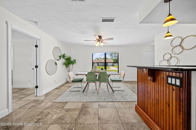 874 Tyrol Avenue NW, Palm Bay, FL 32907