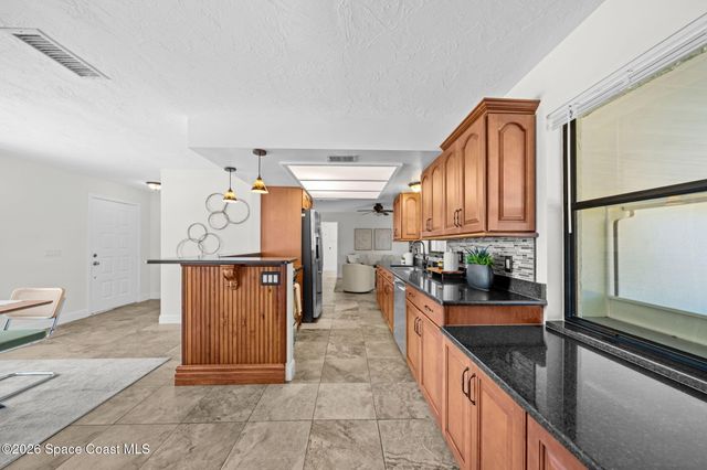 874 Tyrol Avenue NW, Palm Bay, FL 32907