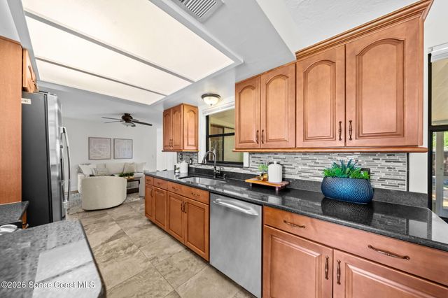 874 Tyrol Avenue NW, Palm Bay, FL 32907