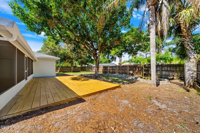 874 Tyrol Avenue NW, Palm Bay, FL 32907