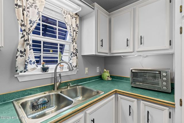 212 NE 33rd Street, Oak Island, NC 28465