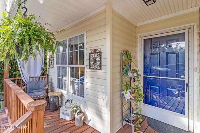 212 NE 33rd Street, Oak Island, NC 28465