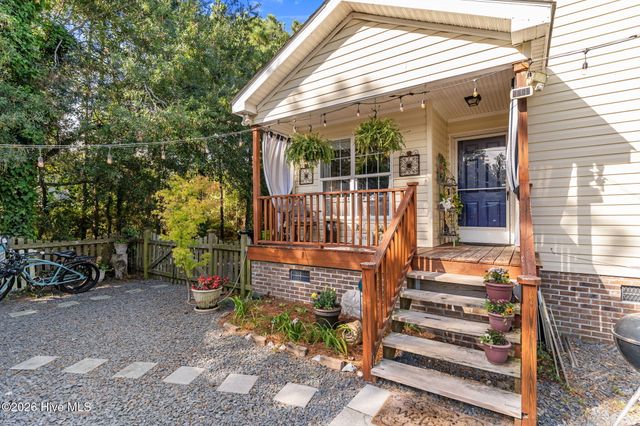 212 NE 33rd Street, Oak Island, NC 28465