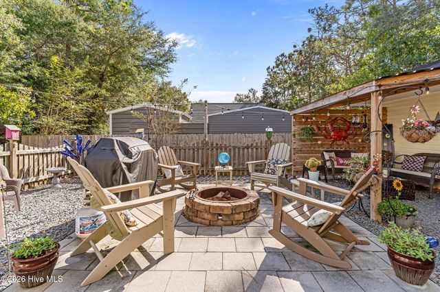 212 NE 33rd Street, Oak Island, NC 28465