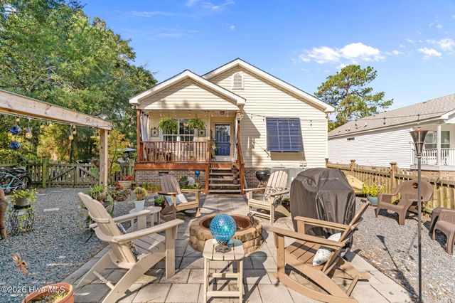 212 NE 33rd Street, Oak Island, NC 28465