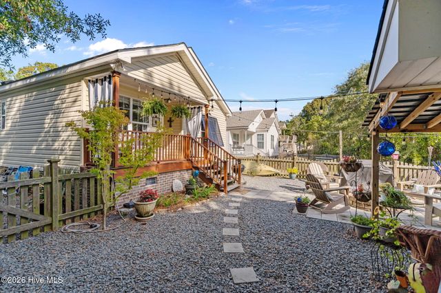 212 NE 33rd Street, Oak Island, NC 28465