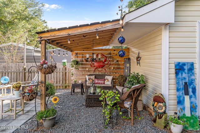 212 NE 33rd Street, Oak Island, NC 28465