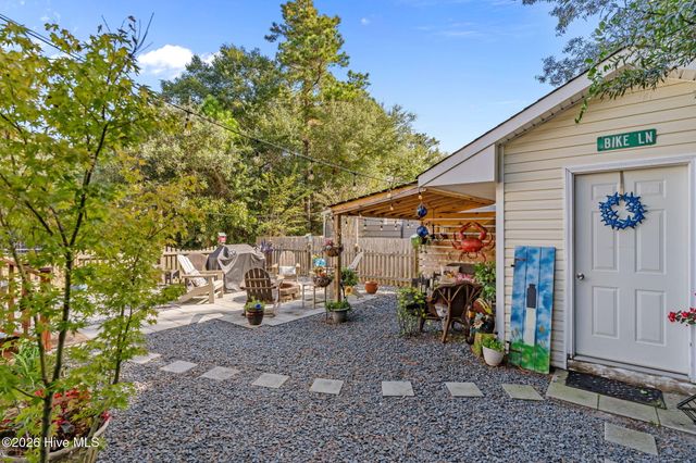 212 NE 33rd Street, Oak Island, NC 28465