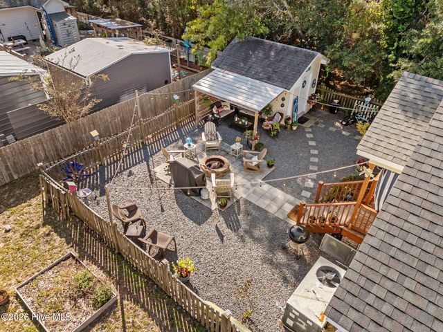 212 NE 33rd Street, Oak Island, NC 28465